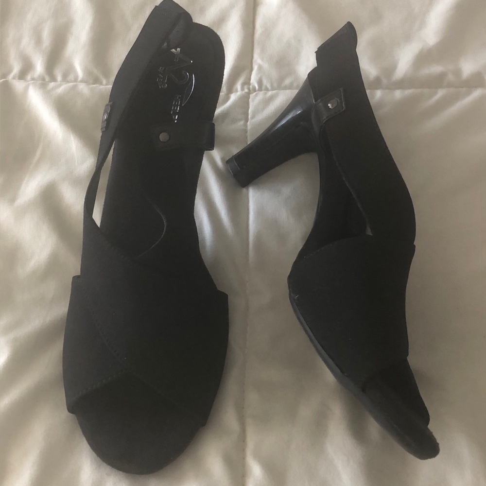 Women heel shoe 3 inch heel
